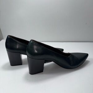 Coclico black pumps with block heel size 39. 8.5